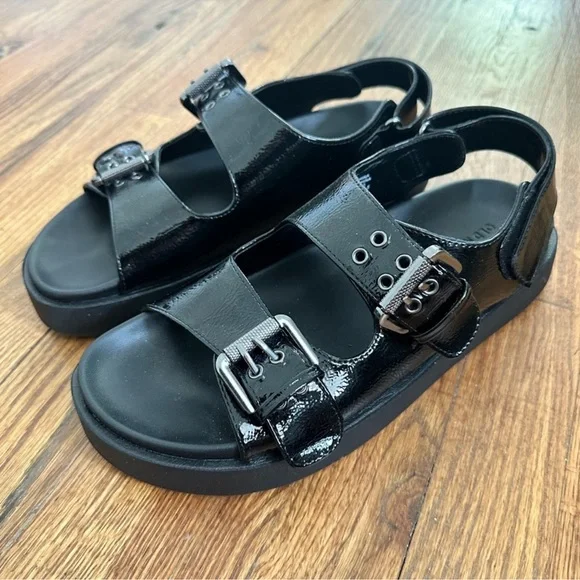 Old Navy Black Sandals with Buckles - Picture 2 of 4